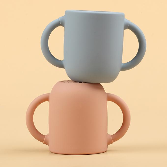 Tasse de l'eau de silicone de formation de l'enfant en bas âge de 2021 enfants organiques de nouvelle conception pour le bébé