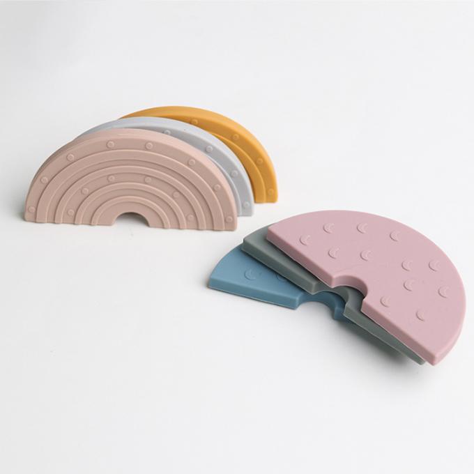 jouet 2021 libre fait sur commande de Teether de silicone de dentition de bébé d'arc-en-ciel de silicone du produit nouveau BPA