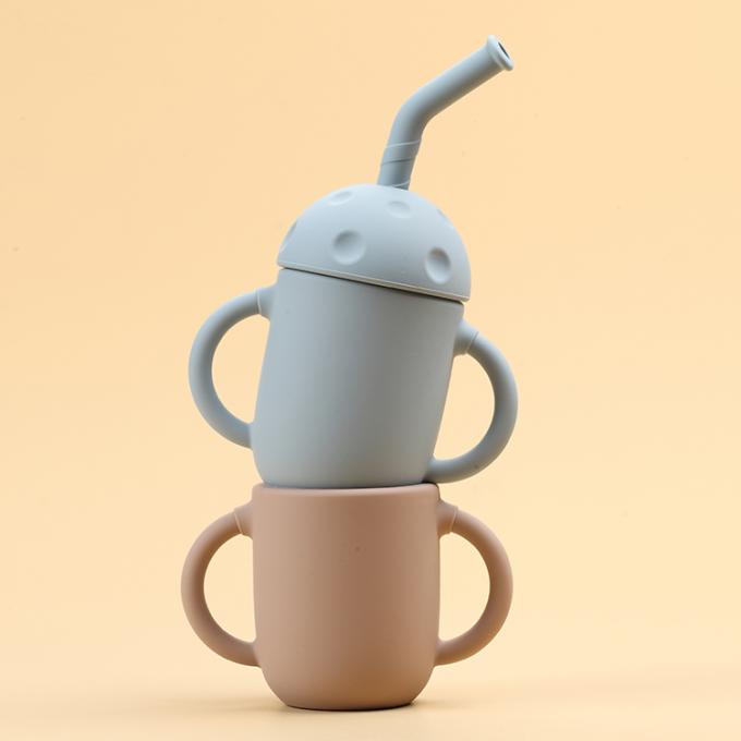 Entraîneur étanche Straw Feeding Training Cup de silicone d'enfant en bas âge en gros de bébé pour le boire d'enfants