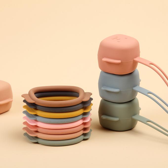 Nouvel anneau de dentition de silicone de bébé de forme de chien de la catégorie 2021 comestible avec le support de tétine
