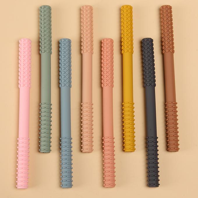 Le produit nouveau 2021 faisant ses dents des tubes mâchent le jouet molaire de bâton de bébé de Teether de bâton avec la brosse