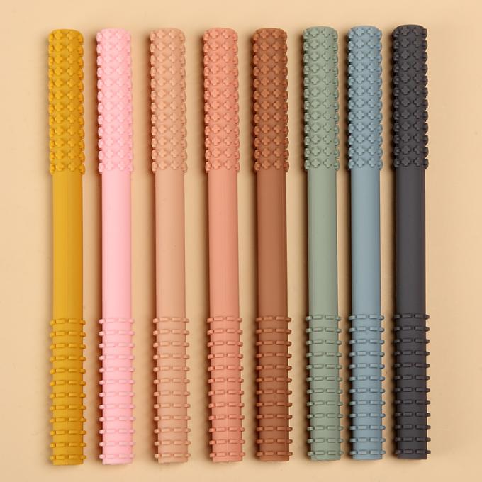 Le produit nouveau 2021 faisant ses dents des tubes mâchent le jouet molaire de bâton de bébé de Teether de bâton avec la brosse