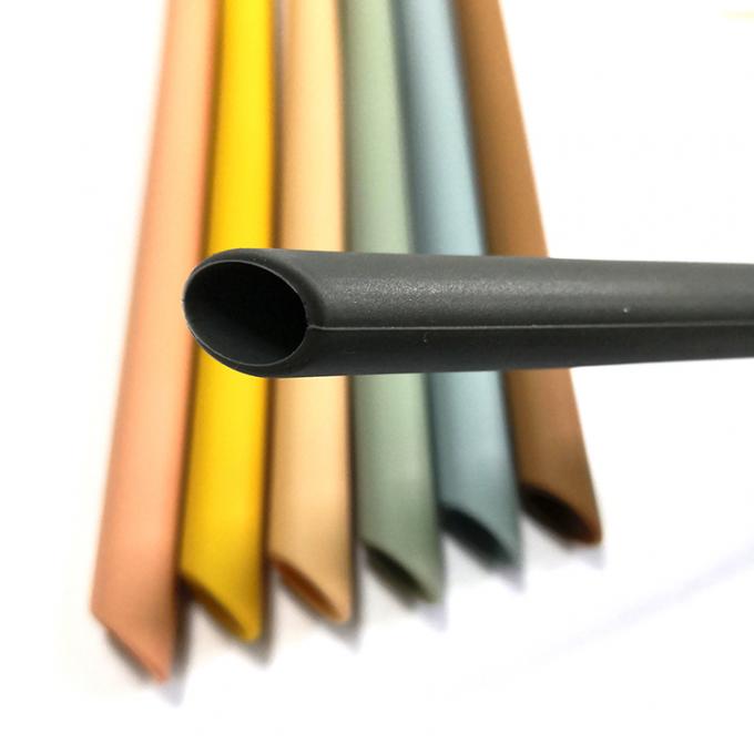 Nouveau bébé coloré tendant du logo 2020 faits sur commande alimentant la paille à boire de silicone d'Eco