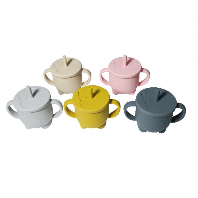 Tasse s'exerçante de Sippy de silicone d'eau potable de nouveau enfants de conception bébé réutilisable en gros d'enfant en bas âge de 2021 avec Straw And Handle