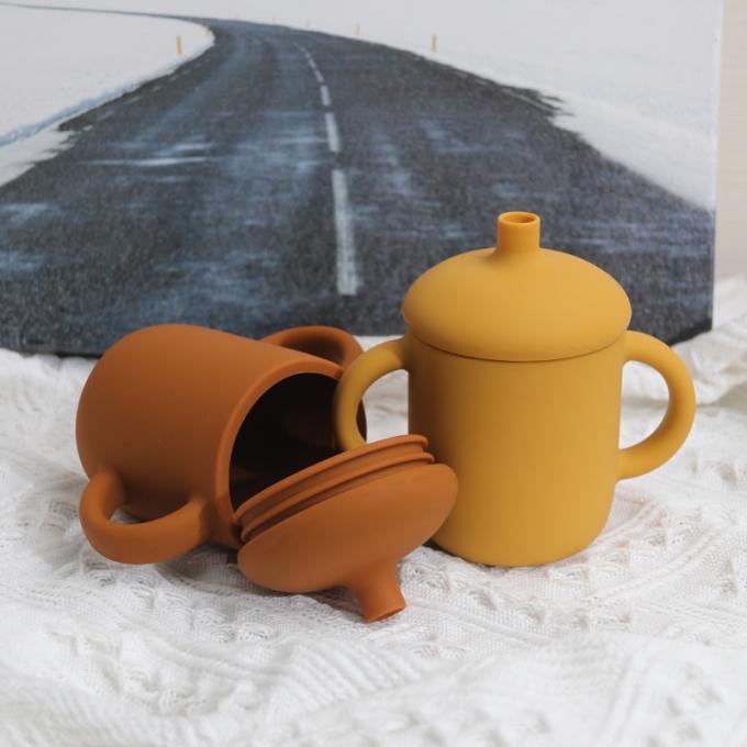 2021 plus défunts bébés de conception pour utiliser la tasse de silicone d'enfants de produit avec la tasse sippy de bébé de silicone de paille