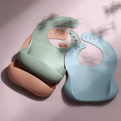 Bacteria Resistant Packaging Customized Silicone Baby Feeding Pinny Safe In Sterilizer
