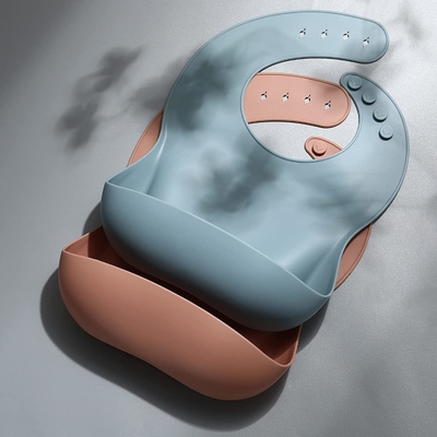 Bacteria Resistant Packaging Customized Silicone Baby Feeding Pinny Safe In Sterilizer