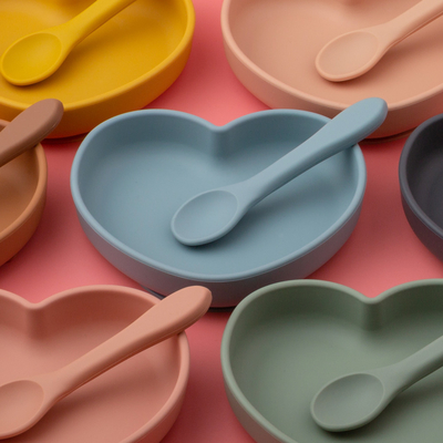 Food Grade FDA Heart Shaped Dinner Silicone Baby Plate Customized With Spoon